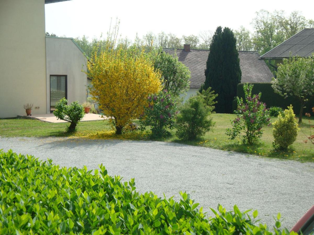 Haus Camelia Bed and Breakfast Bad Tatzmannsdorf Buitenkant foto